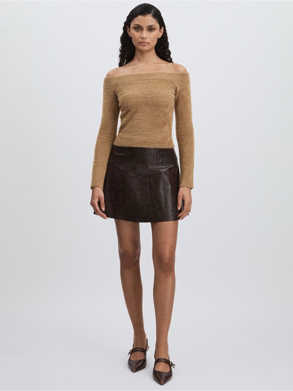 56. Good American • NWT Off-shoulder Top in Plush-nylon PTP 19-21”